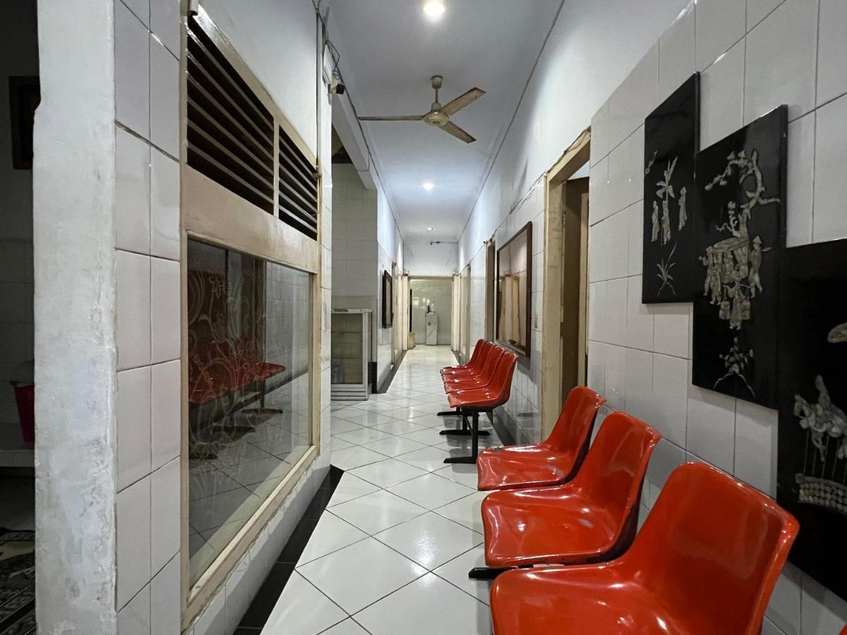 Oyo 92675 Rosna Makassar