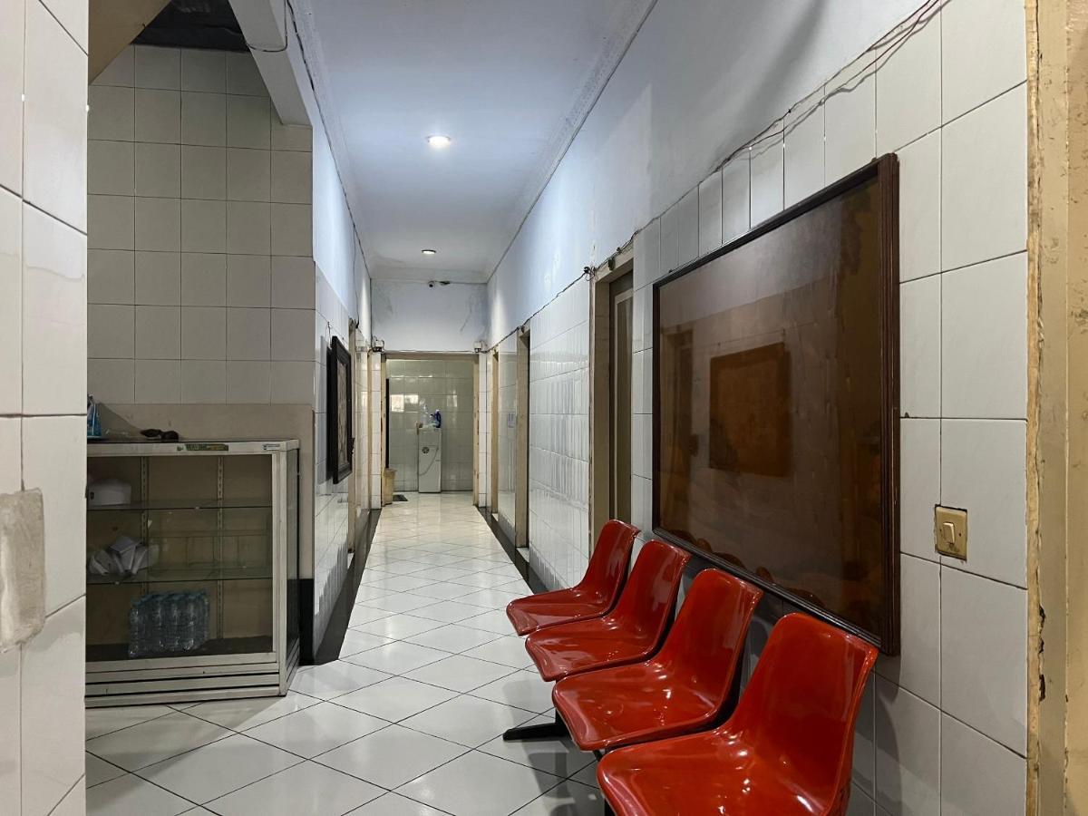 Oyo 92675 Rosna Hotel