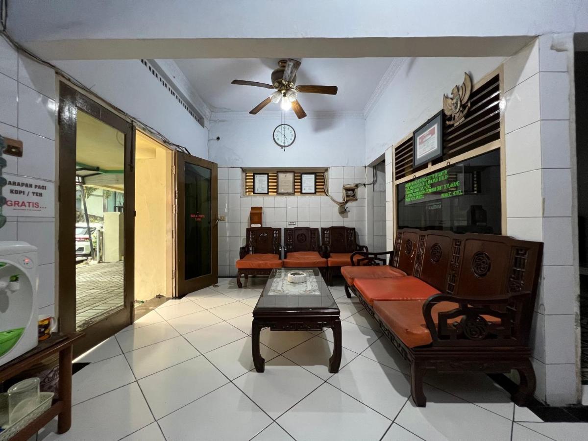 Hotel Oyo 92675 Rosna Makassar