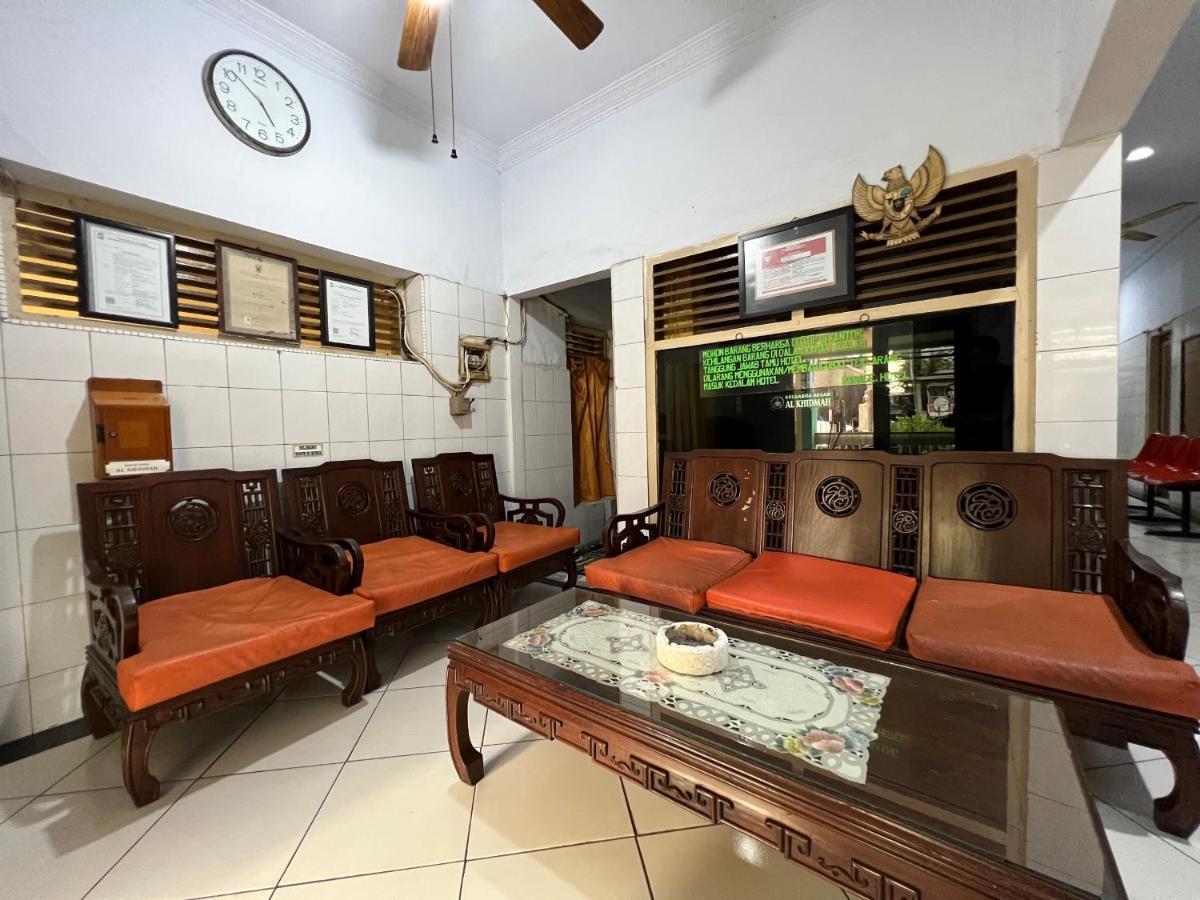 Oyo 92675 Rosna Hotel Makassar